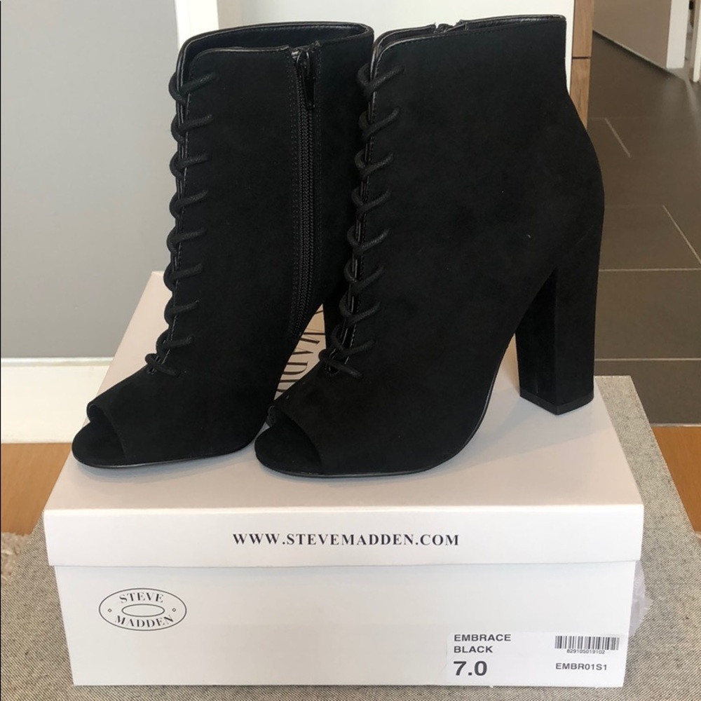 NWT Steve Madden Embrace Black Heeled Boots